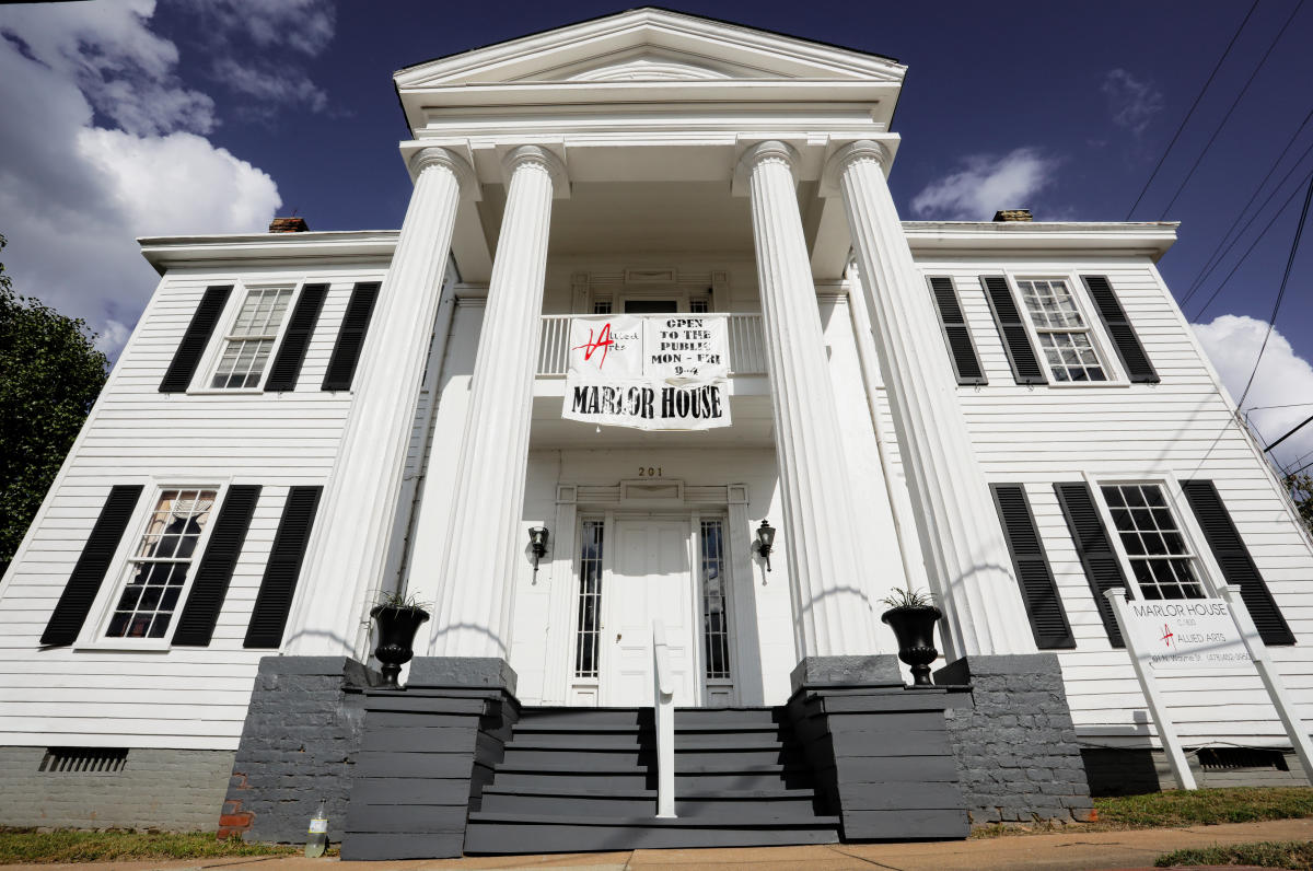 The John Marlor Art Center's historic house facade with Allied Arts signage.
