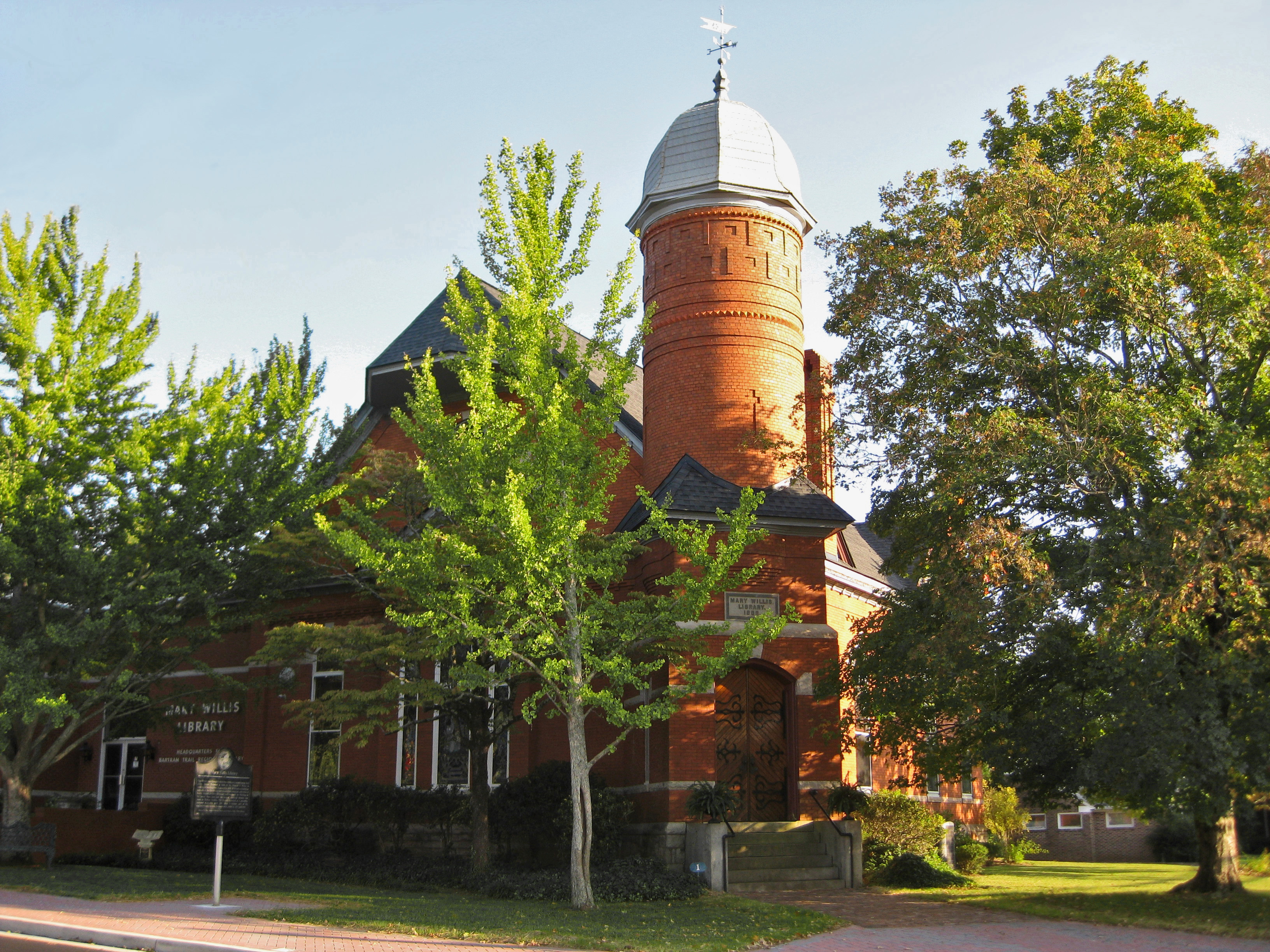 The red-brick Mary Willis Library and its round entrance tower in Washington.