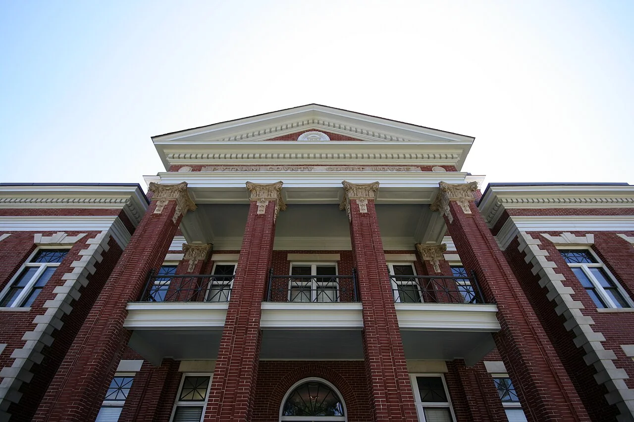 Putnam County Courthouse on the downtown Eatonton bicycle route