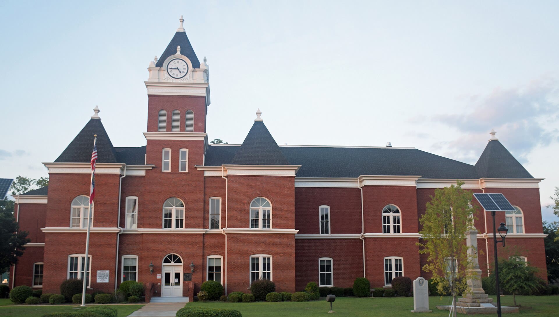 Red-brick Twiggs County Courthouse and clock tower in Jeffersonville.